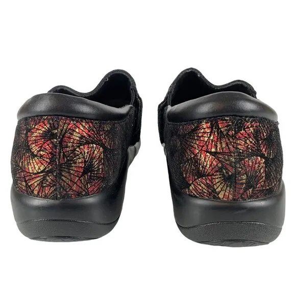 Alegria PAITYN Red and Gold Metallic Fan Print Clogs Size 37 Comfort Shoes