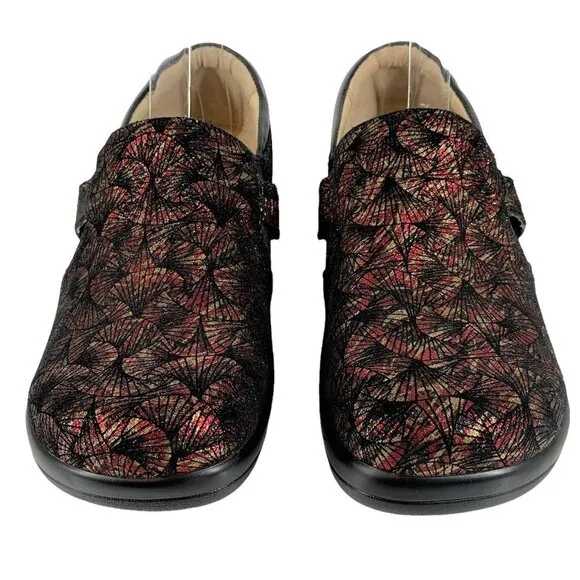 Alegria PAITYN Red and Gold Metallic Fan Print Clogs Size 37 Comfort Shoes