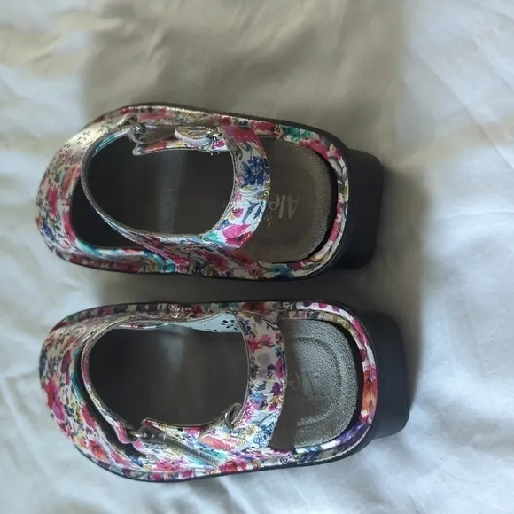 Algeria Jemma Perennial Women's size 39 shoes. Gently used. Excellent condition.