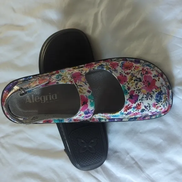 Algeria Jemma Perennial Women's size 39 shoes. Gently used. Excellent condition.