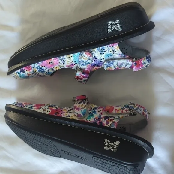 Algeria Jemma Perennial Women's size 39 shoes. Gently used. Excellent condition.