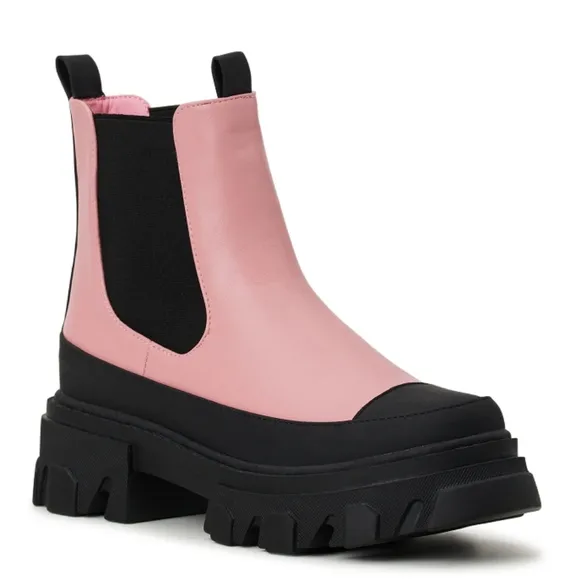 All-vegan Chelsea Boots