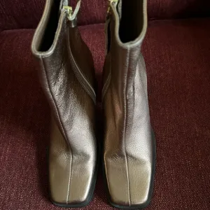 Alohas Leather Ankle Boots
