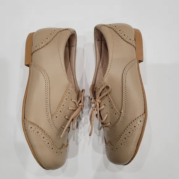 Angelitos Tan Classic Oxford Shoes Size 29