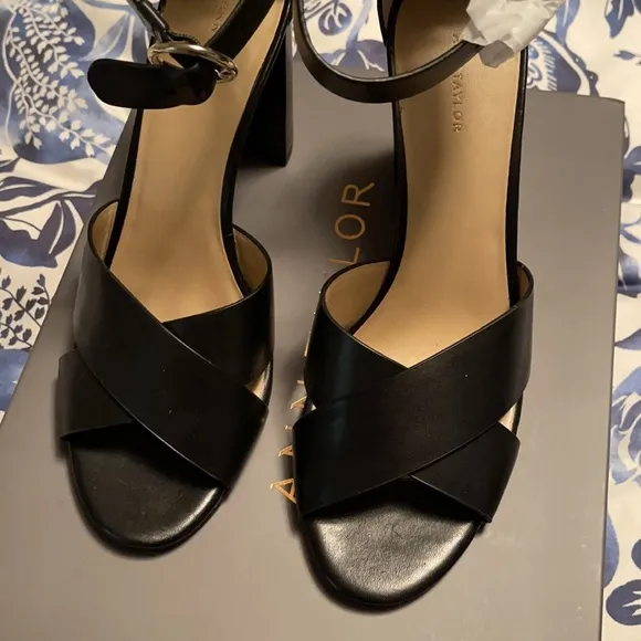 Ann Taylor Liya Leather Block Heel Sandals Shoes 458335