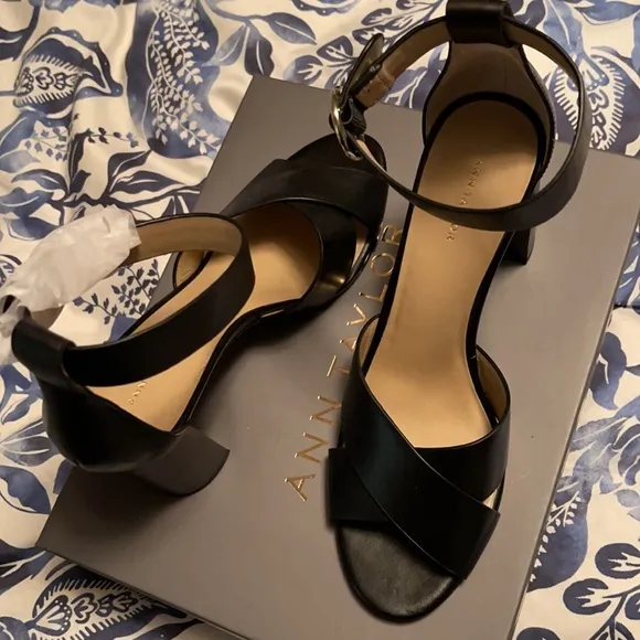 Ann Taylor Liya Leather Block Heel Sandals Shoes 458335