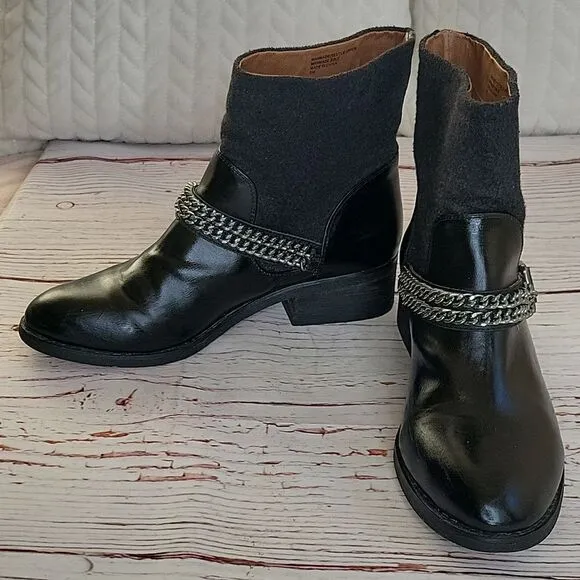 ANN TAYLOR LOFT Black Moto Boots with Silver Chains Size 9