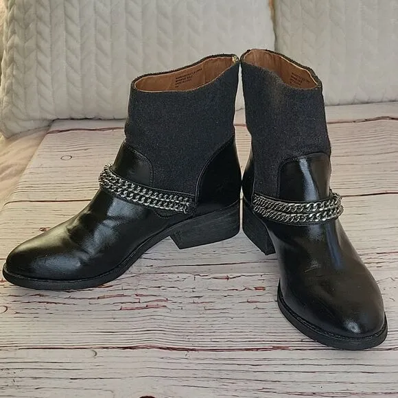 ANN TAYLOR LOFT Black Moto Boots with Silver Chains Size 9