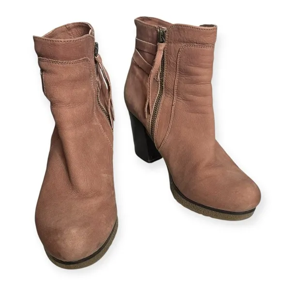 Anthropologie Holding Horses Leni Ankle Boots Size 39 US 9