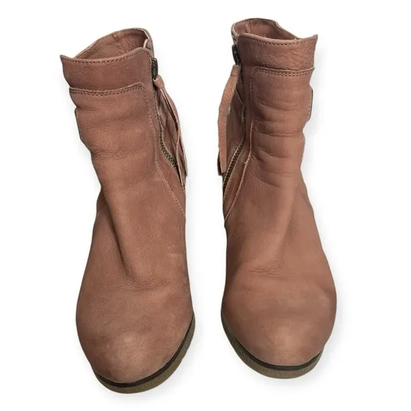 Anthropologie Holding Horses Leni Ankle Boots Size 39 US 9
