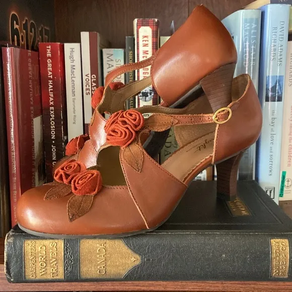 Anthropologie Miss Albright Bouquet of Roses Heels Women's Size 6.5