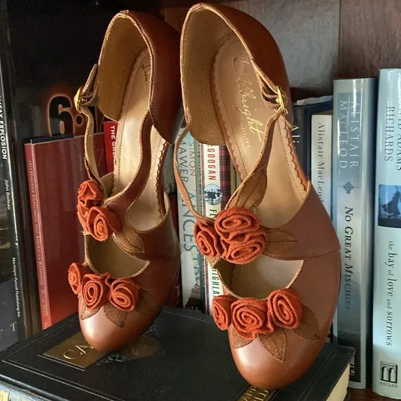 Anthropologie Miss Albright Bouquet of Roses Heels Women's Size 6.5