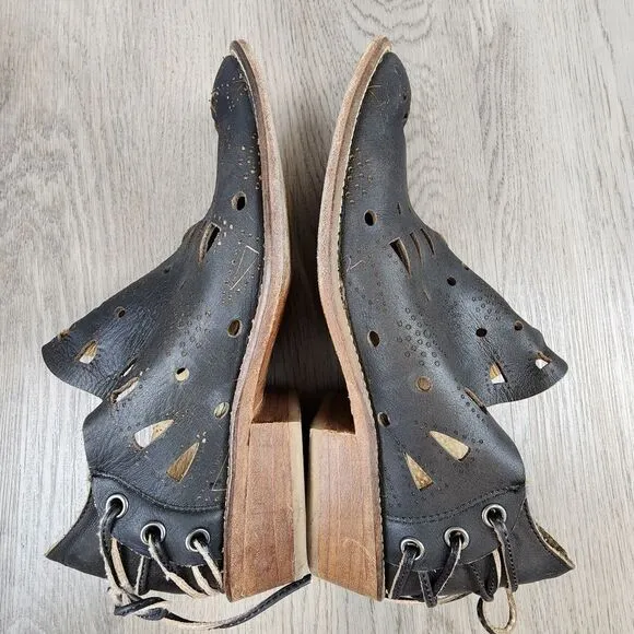 Anthropology Musse &amp; Cloud Coolise Laser Cut Ankle Boots Size 8