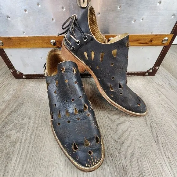 Anthropology Musse &amp; Cloud Coolise Laser Cut Ankle Boots Size 8