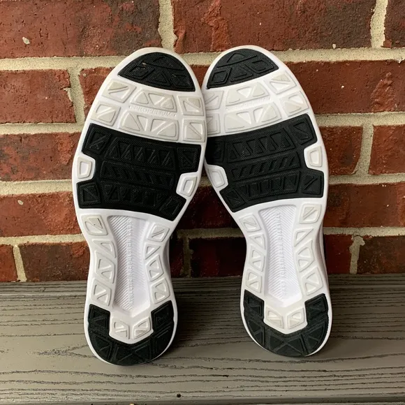 APL TechLoom Tracer Knit Running Shoes