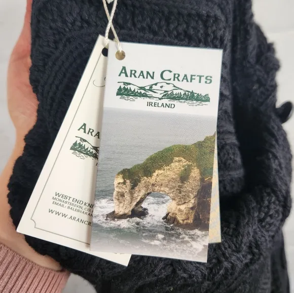 Aran Crafts Irish Merino Wool Cable &amp; Honeycomb Knit Button Poncho in Black M/L
