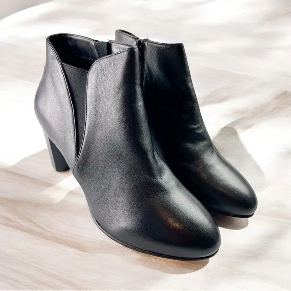 Aravon Booties womens 9.5 Black Leather Career Dress Women's Chelsea Boot