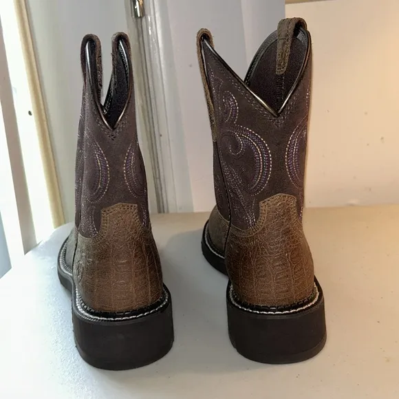 Ariat fat baby original leather ankle western boots