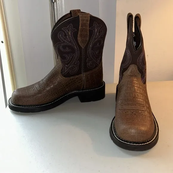Ariat fat baby original leather ankle western boots