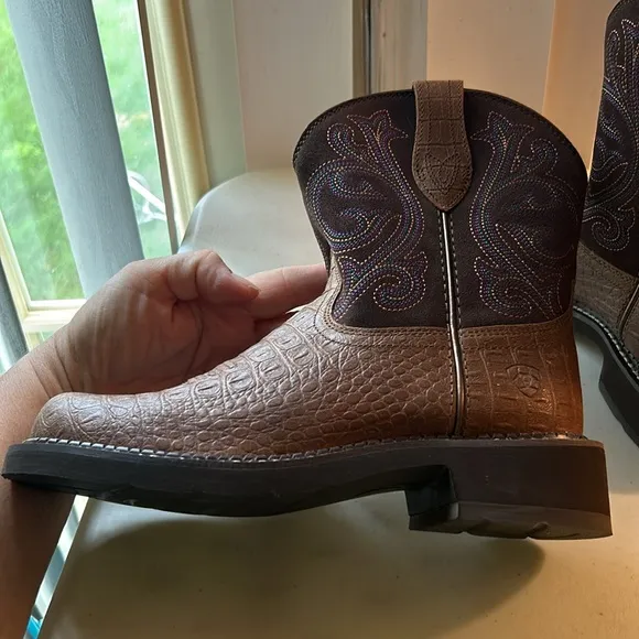 Ariat fat baby original leather ankle western boots