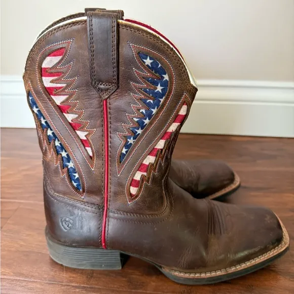 Ariat QuickDraw VentTek Western Cowboy Boots with Red and Blue Accents-Size 4.5