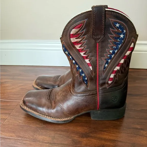 Ariat QuickDraw VentTek Western Cowboy Boots with Red and Blue Accents-Size 4.5