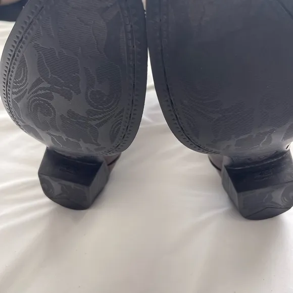 Ariat