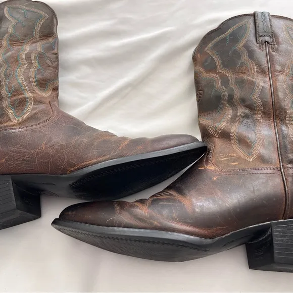 Ariat