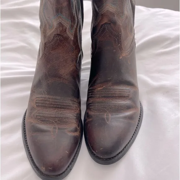 Ariat