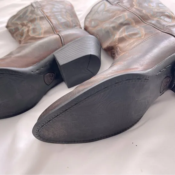 Ariat
