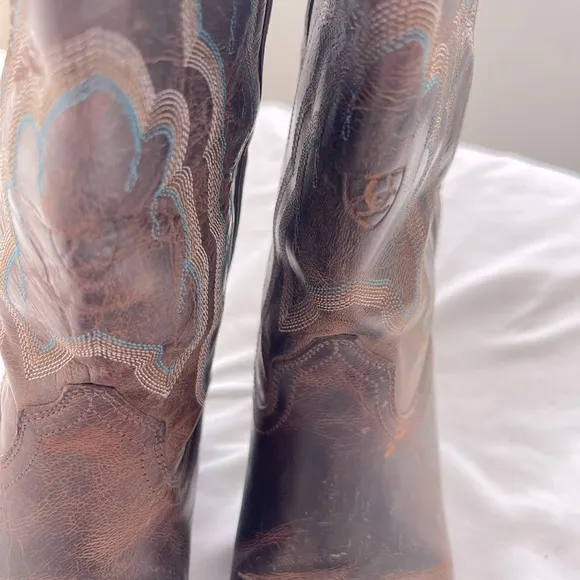 Ariat