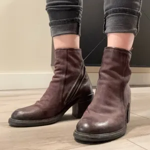 A.S.98 Purple Heeled Boots for Stylish Elegance