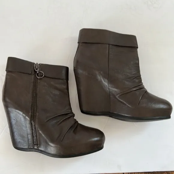 Ash Uma Hidden Platform Wedge Taupe Grey Olive Zipper Ankle Boots