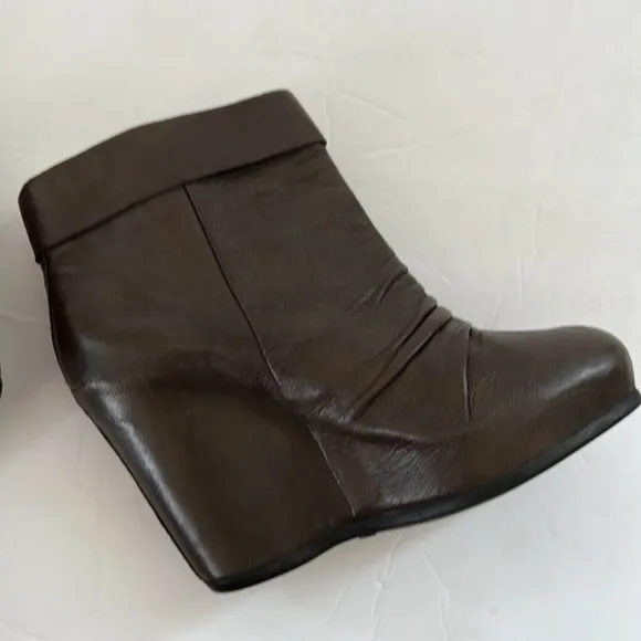 Ash Uma Hidden Platform Wedge Taupe Grey Olive Zipper Ankle Boots