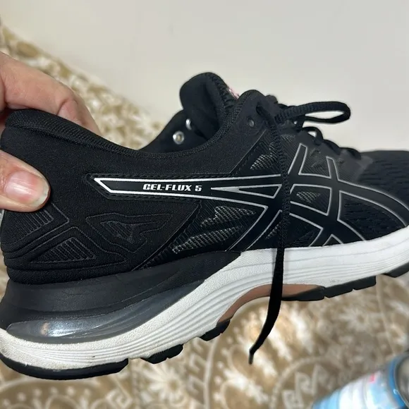 ASICS Gel Flux 5 Running shoes Men’s 9.5 Women’s 10.5