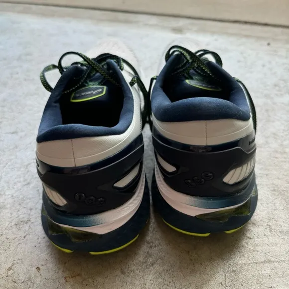 ASICS Gel Kayano 27.
