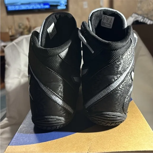 ASICS Men's MATCONTROL 3 Wrestling Shoes size 9
