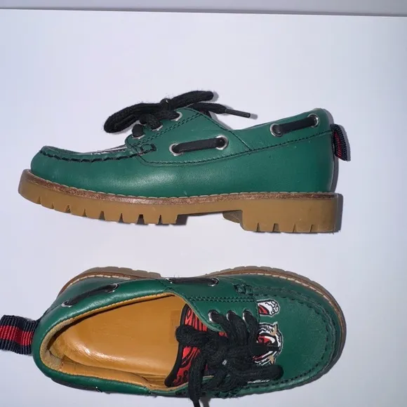Authentic Gucci boy toddler green leather loafer with red tiger print size 24