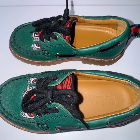 Authentic Gucci boy toddler green leather loafer with red tiger print size 24