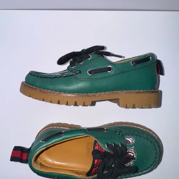 Authentic Gucci boy toddler green leather loafer with red tiger print size 24
