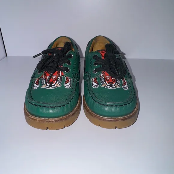 Authentic Gucci boy toddler green leather loafer with red tiger print size 24