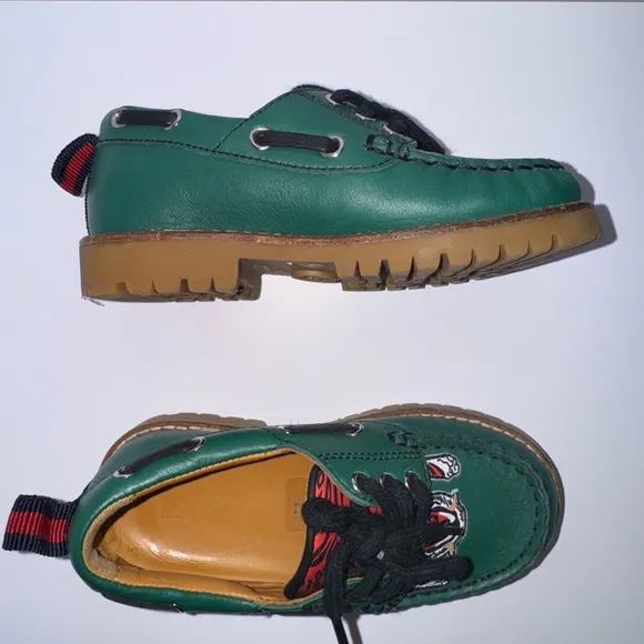 Authentic Gucci boy toddler green leather loafer with red tiger print size 24