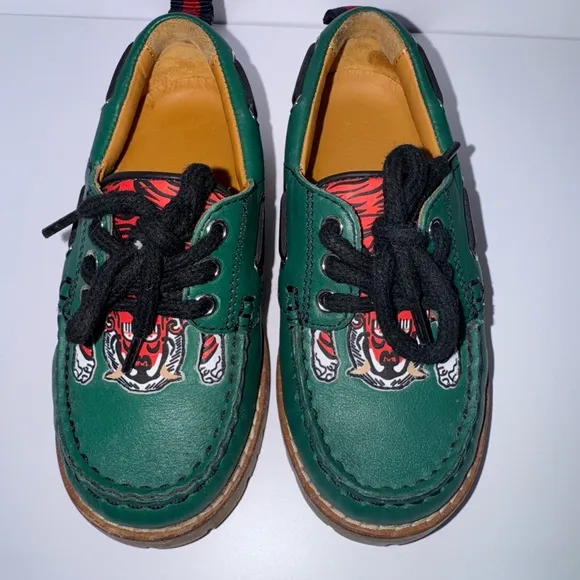 Authentic Gucci boy toddler green leather loafer with red tiger print size 24