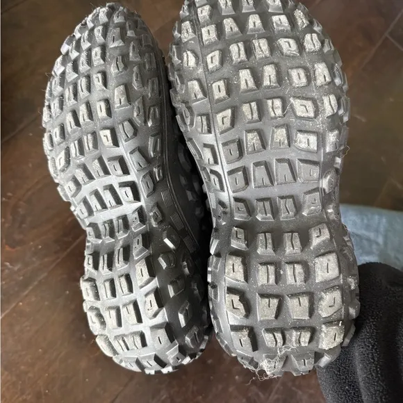 Balenciaga defender clogs