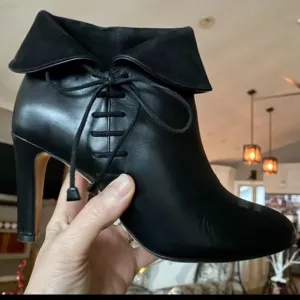 BALLY of Switzerland. Famous Shoe &amp; Leather maker of Europe. Classy booties ! 🧡