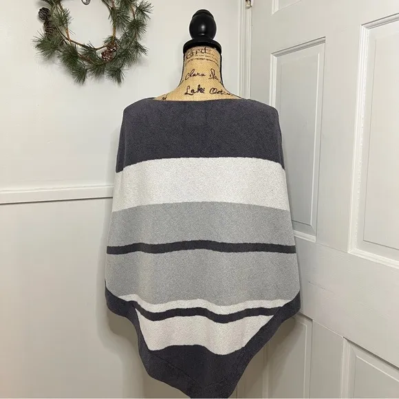 Barefoot Dreams Cozychic Ultra Lite Ocean Breeze Poncho Blue Water Multi Stripe