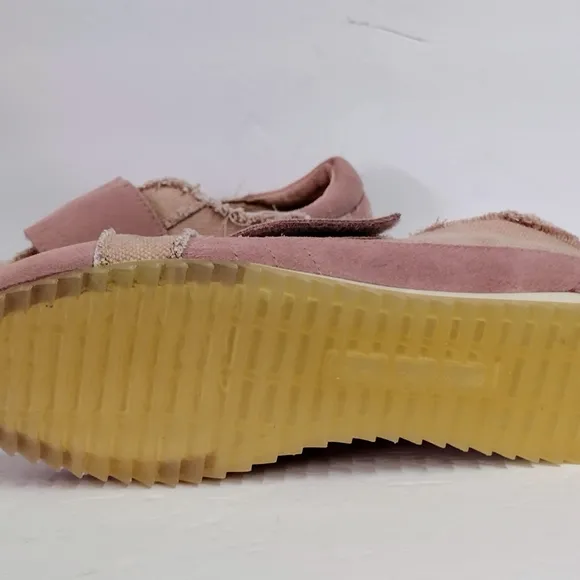 BEARPAW Austin 🩷 Blush Light Weight Comfortable Shoes Size 9 NEW! 🔥