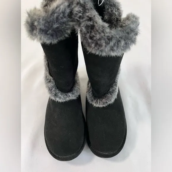 Bearpaw Women Sz‎ 8  Cozy Soft Black Boot NWOB 2410W-SHELLY Suede Faux
