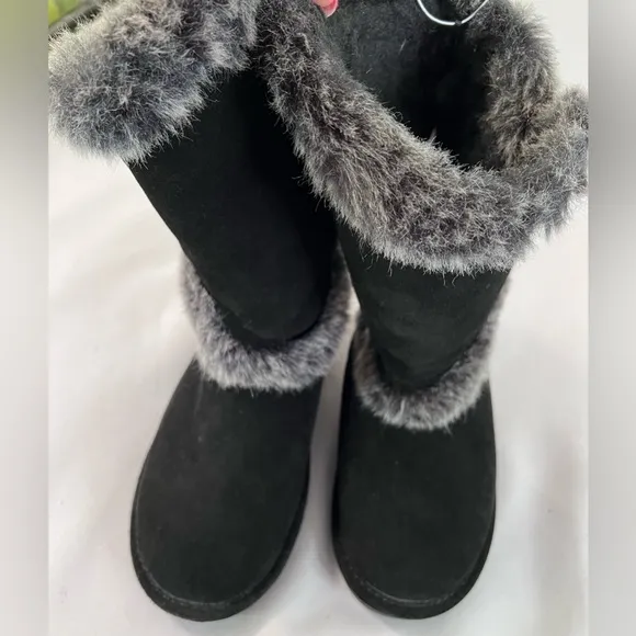 Bearpaw Women Sz‎ 8  Cozy Soft Black Boot NWOB 2410W-SHELLY Suede Faux