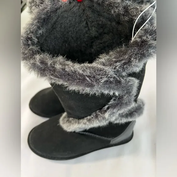 Bearpaw Women Sz‎ 8  Cozy Soft Black Boot NWOB 2410W-SHELLY Suede Faux
